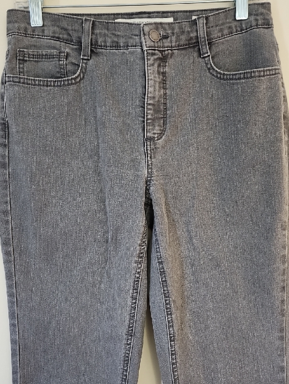 Jones New York Sutton Straight-Leg Jeans in Charcoal Size 8